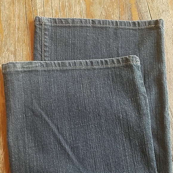 Bcbgmaxazria wide leg jeans - Picture 3 of 9